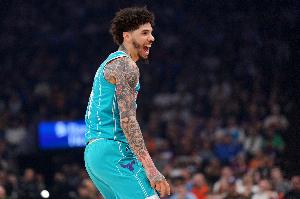 仅次肯巴·沃克！三球黄蜂生涯三分命中数超库里父亲 升至队史第2