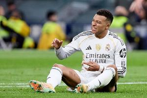 离谱！皇马队医骚操作：误诊姆总+ChatGPT开药+罗德里戈带伤踢球