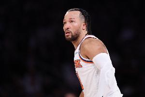 正负值+19最高！布伦森半场7中5拿到13分3助 三分3中2