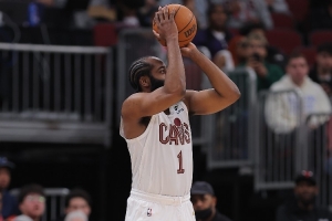 哈登加盟骑士后数据：场均21.2分5.2板7.8助3.2三分 球队14胜4负