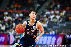 还需调整!徐杰10投3中拿到10分4板2助0失误 正负值+26