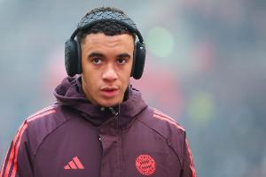 记者：担心穆西亚拉重伤恢复后很难踢世界杯 卡尔能进世界杯名单