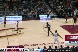 攻防发力！韦尔三分命中&鲍威尔压哨也有 热火打出9-2攻击波