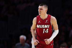 状态不俗！希罗半场6中4拿下11分2板2助 正负值+23最高