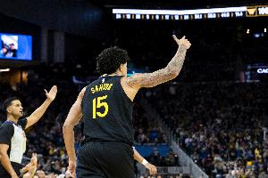 桑托斯谈生涯得分新高：感觉太特别了 我信心十足 教练组也信任我