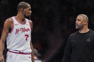 杜兰特谈被打15-0：他们每个球都进了 反观我们大部分时间在胡打