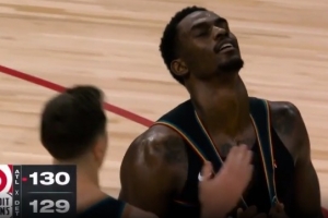 太可惜！T·哈里斯中投过桥 杜伦前场板抛投绝杀短&自己很懊恼