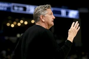 不中用啊！芬奇：我们给了火箭偷走胜利的机会 但马上抢了回来