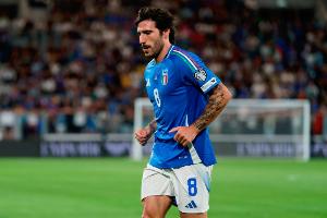 真大腿！自托纳利打进国家队首球以后，他是意大利进球最多的中场