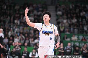 攻城略地!赵睿第三节里突外投独得13分 率队单节净胜8分