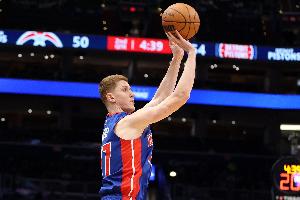 找回感觉!许尔特14中9&4记三分拿下22分3板2助1断 正负值+21