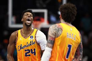 后场双子星！三球14中7砍22分5板6助 米勒三分8中4砍21分8板3助