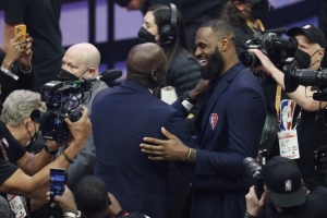 麦迪：不是说詹姆斯不可以是GOAT 但我的GOAT是乔丹