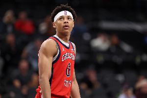 真铁啊！新秀费尔斯半场6中1仅拿到2分1板1助1帽 正负值-17