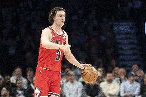 一点进攻状态都没有！吉迪全场11中1&三分8中0 送11助&还有5失误