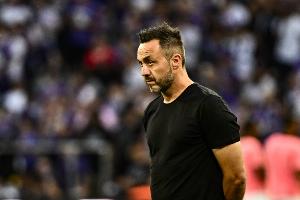 TA：因公开支持格林伍德，热刺球迷群体拒绝俱乐部聘请德泽尔比