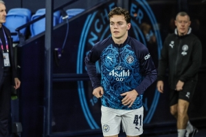 曼晚:尼潘在U21队发挥十分亮眼,曼城将为他寻找下赛季租借去处