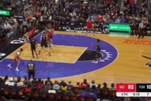 老夫聊发少年狂！小乔丹切入双手拽筐大猩猩暴扣