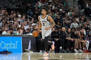 稳扎稳打!哈珀半场12分钟5中4贡献10分2助 三分2中2