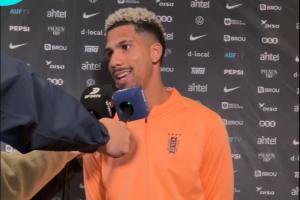 阿劳霍谈飞铲福登：他告诉我没事，我是冲球去的，人们总小题大做