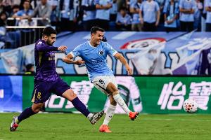 记者：周定洋因感冒在医院输液，没有参加深圳新鹏城开放日活动