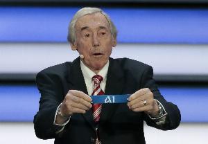 太阳报:英格兰传奇班克斯的球衣将被拍卖,预计成交价20-30万镑