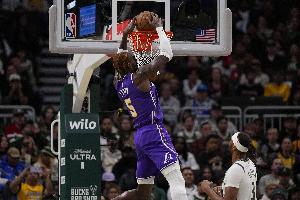 里夫斯:艾顿和海斯两人类型不同 但在各自擅长的领域都很有效率