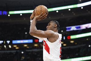 外线手感差了点！巴雷特14中8&三分4中0&罚球8中8 砍下23+3+3+3