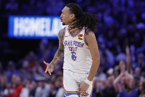 投篮命中率42.9%！哈滕：杰林威手感稳定高效打出了自信心