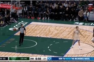 罕见情况！快船雄鹿比赛进行到一节半首次出现罚球 还是技术犯规