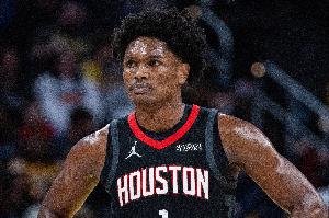 无懈可击！阿门10中5拿下14分8板5助3断0失误 正负值+32冠绝全场