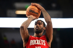 申京：赛季初伊森三分投得太好了 反而让他有点忘了去做其他事情