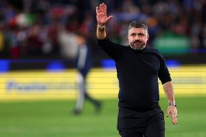 队报：意大利因天气恶劣推迟飞往波黑的行程，将在周一下午启程