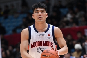 替补打得可以！陈国豪5中4高效拿下10分3板3助 次节连拿8分