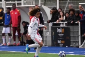 尽显天赋！谢尔基14岁弟弟比赛中马赛回旋+插花脚传球