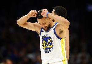 媒体人：勇士没湖人的招牌和马刺的手段 现在无可用年轻人&没前景