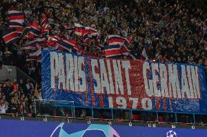 法媒：一男子出售巴黎假球票被捕，受骗者近2000人+诈骗至少4万欧