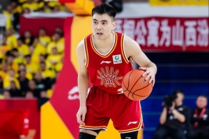 大功臣！贾明儒关键神仙球三分 7中6&三分4中4贡献17分3助1断