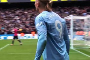 纯粹的力量！哈兰德：是你自己撞上来的哈！