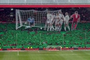 凯泽斯劳滕看台这个动态tifo真是创意十足