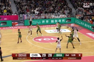 绝对高度！张子宇在内线上篮，对手真是一点办法都没有