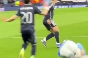 曼城球迷：从这个角度看明显的点球！VAR 甚至懒得检查