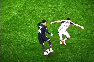 盘带出色的球员总是让人印象深刻！慢镜头看杜埃的油炸丸子！