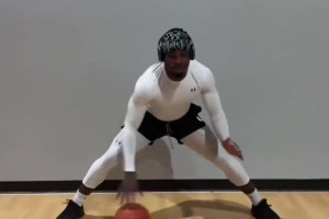 当年夺冠打破质疑可库里却被记者问题翻脸：别问了我们是四届冠军