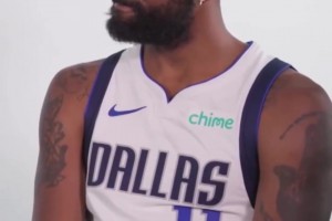 考验下欧文的篮球记忆 没想到还是有点水平！